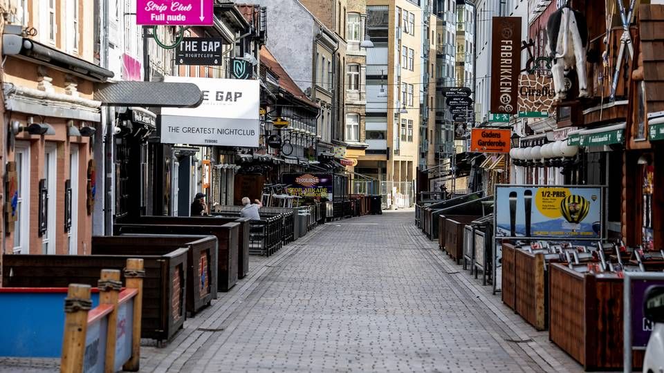 Hvis det stod til Epidemikommissionen, blev barerne i Jomfru Ane Gade lukket fra torsdag. | Foto: René Schütze