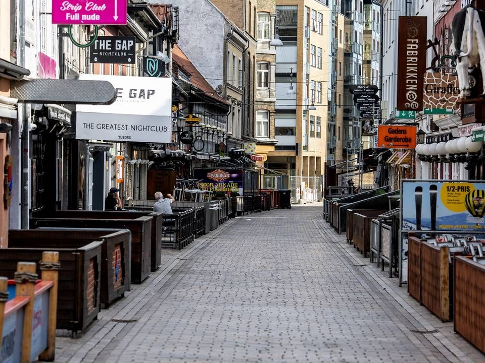 Hvis det stod til Epidemikommissionen, blev barerne i Jomfru Ane Gade lukket fra torsdag. | Foto: René Schütze