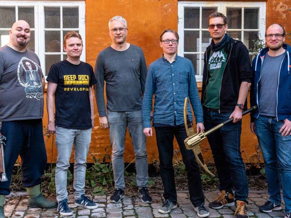 Fra venstre: Robert Friis, Art Director Philip Mygind, Senior Programmer Henrik Edwards, CTO Søren Lundgaard, CEO Mikkel Martin Pedersen, Game Director Jonas Solhøj Møller, Lead Programmer | Foto: PR