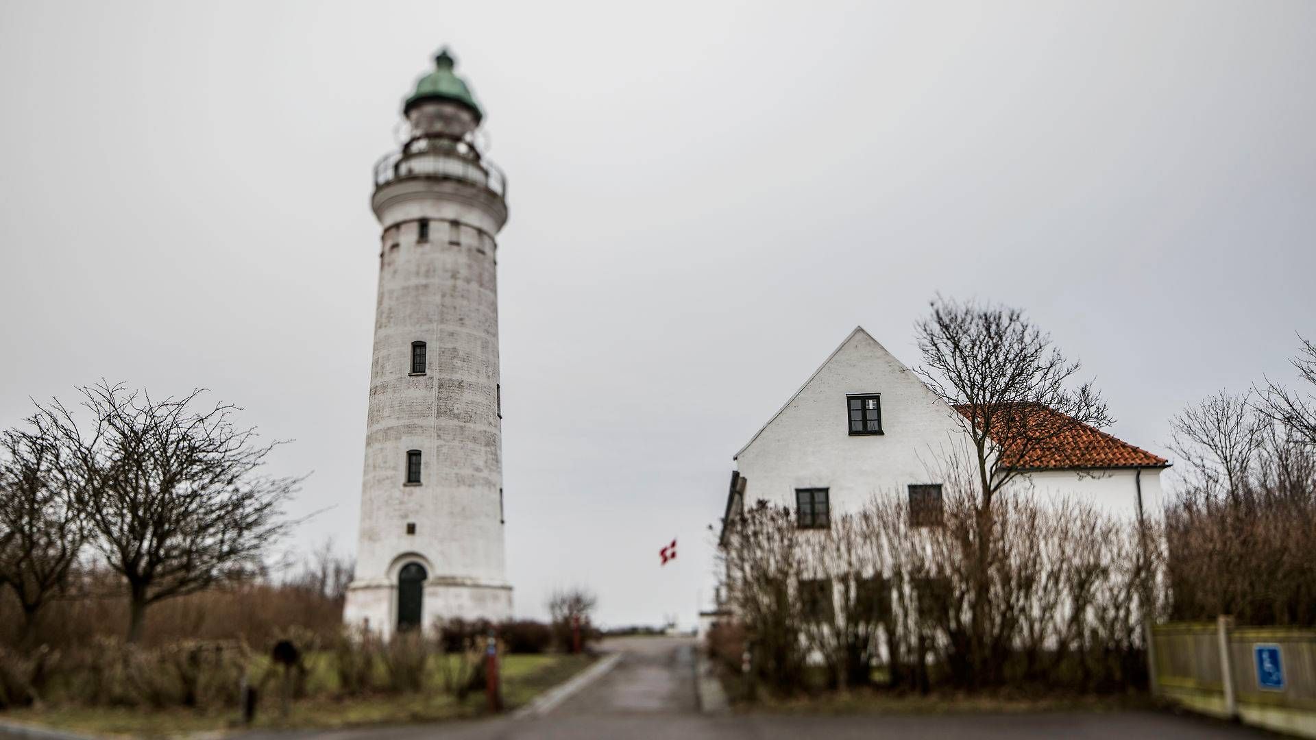 "Der er ikke så mange jurister uden for de større byer, så det er sin sag at få stablet sådan noget på benene," siger Elisabeth Riber Christensen, der er en af initiativtagerne bag ny retshjælp på Stevns lidt syd for Køge. Her ses Fyret ved Stevns klint. | Foto: Bidstrup Stine/Ritzau Scanpix