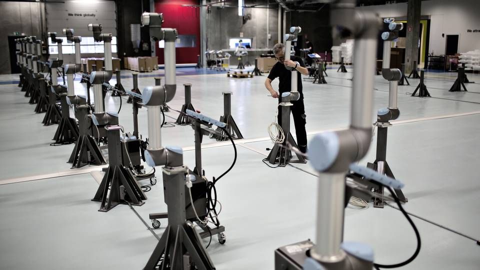Eksempel på en robot: Her en robotarm fra virksomheden Universal Robots i Odense | Foto: Joachim Adrian / Ritzau Scanpix