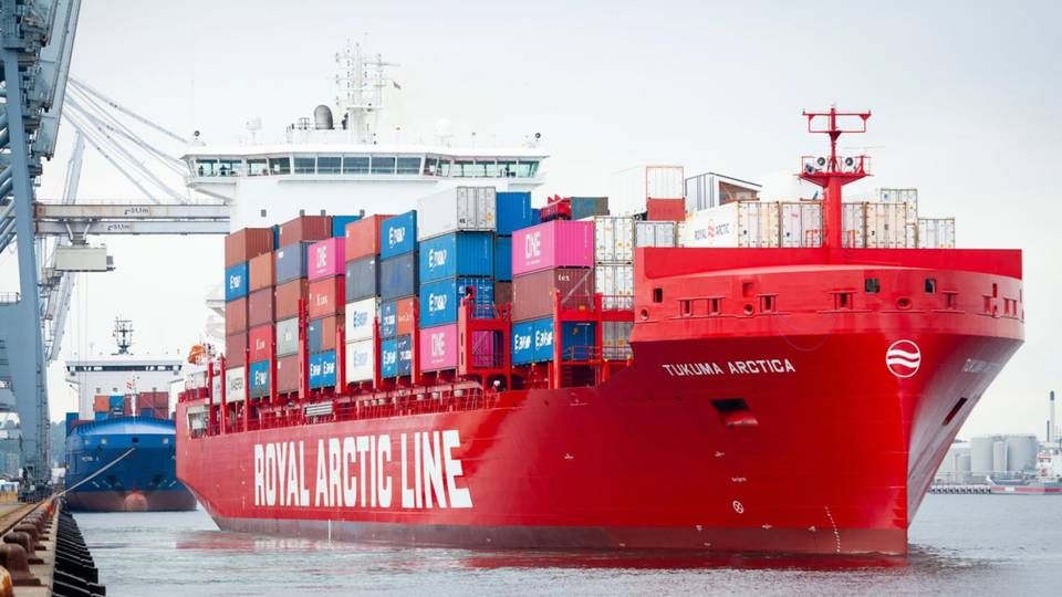 Royal Arctic-skib, der sejler med røgrenser og på heavy fuel, som står foran et forbud senest i 2029. | Foto: PR / Royal Arctic Line