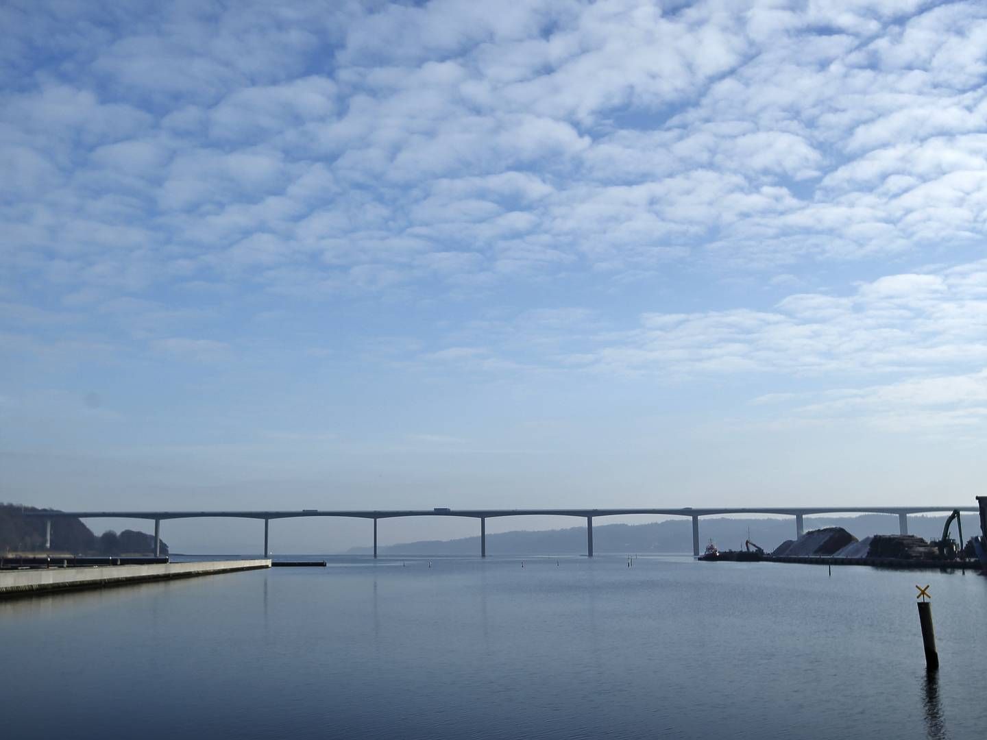 Hvis man skal besøge advokatfirmaet Trolle, kan man blandt andet tage Vejlefjordbroen ind til Vejle, hvor en af Trolles fire afdelinger ligger. | Foto: Jens Dresling