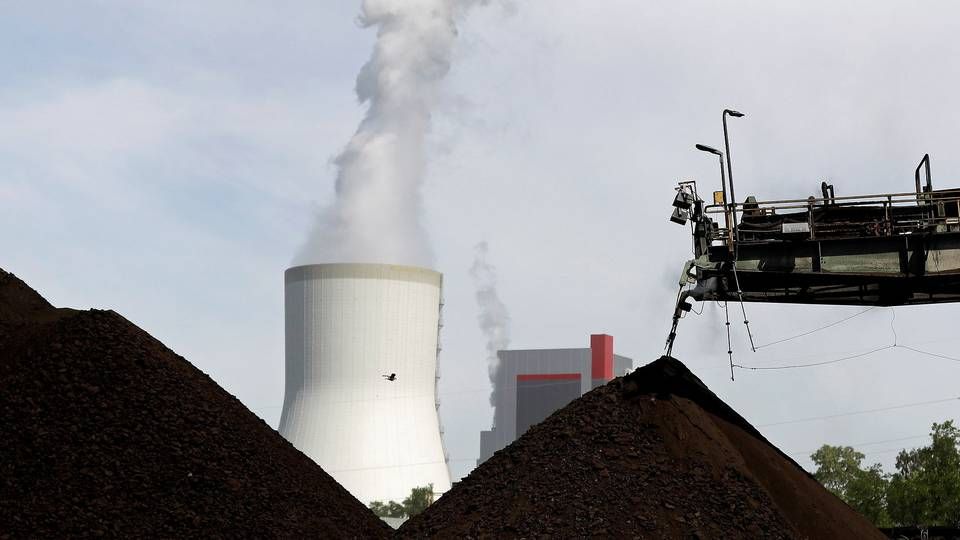 Udvidelsen af EU's kvotesystem, som EU-Kommissionen spiller ud med midt i juni, kan blive dyrt for de østeuropæiske forbrugere, der stadig er meget afhængige af kulkraftværker. Her er det Turow-kulkraftanlæg i Polen. | Foto: David W Cerny/Reuters/Ritzau Scanpix