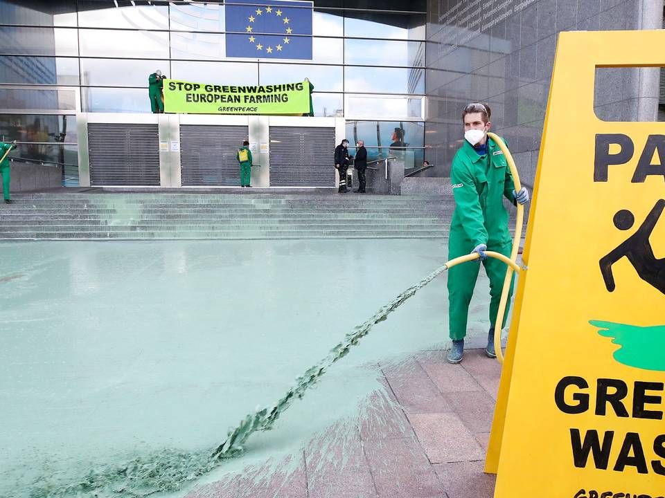 Greenpeace er rasende over det kompromis om landbrugsreformen, der ser ud til at lande og kalder reformen "greenwashing". (Arkivfoto) | Foto: Yves Herman/Reuters/Ritzau Scanpix
