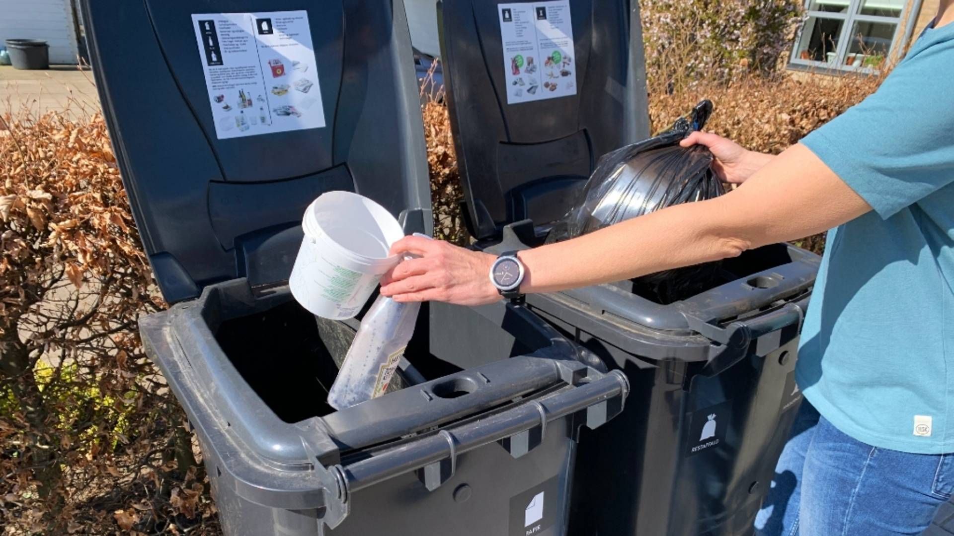 Affaldsbeholdere udstyres fremover med piktogrammer for at lette sorteringsprocessen. | Foto: Region Midtjylland