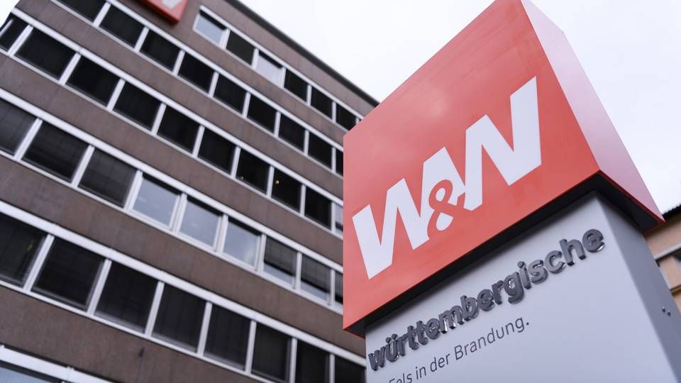 Das Logo der Wüstenrot und Württembergische-Gruppe (W&W) am Standort Stuttgart. | Foto: picture alliance/dpa | Edith Geuppert