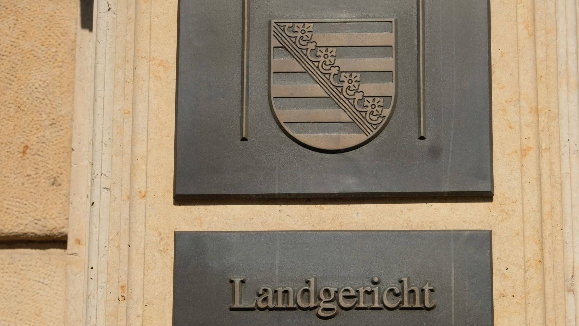 Der Eingang zum Landgericht in Leipzig. | Foto: picture alliance/dpa/dpa-Zentralbild | Sebastian Willnow