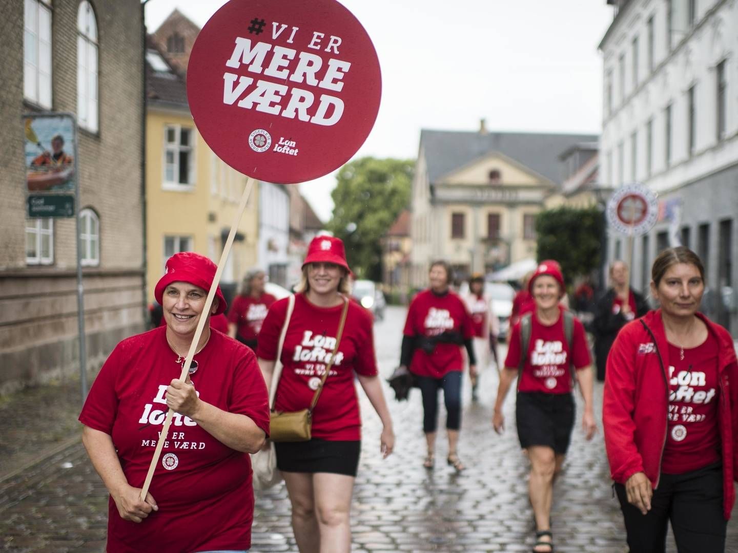 Sygeplejersker var på gaden i protestaktioner til "Fælles Walk" gennem Ringe. | Foto: Tim Kildeborg Jensen
