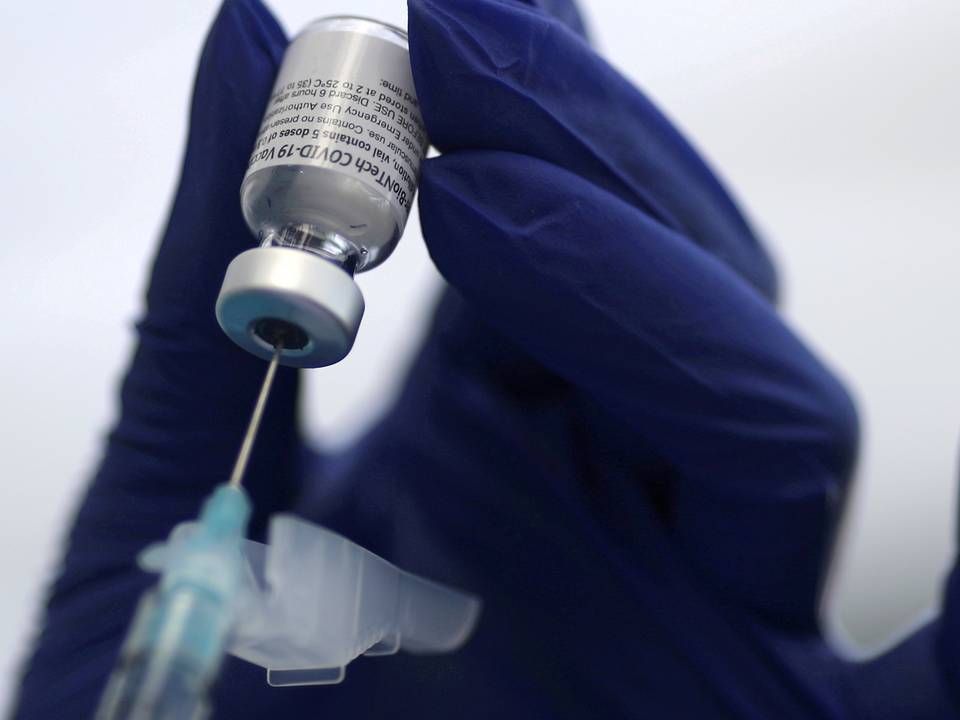 Tredje stik med Pfizer-vaccinen kan blive virkelighed. | Foto: LUCY NICHOLSON/REUTERS / X90050