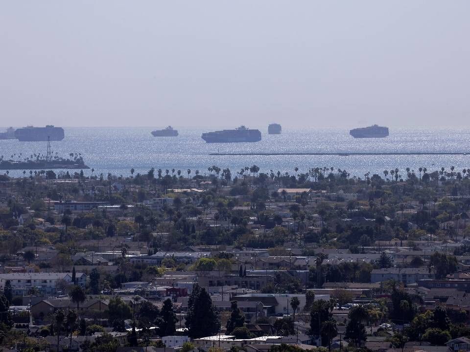 Containerskibe i kø ud for den amerikanske vestkyst tidligere på året. | Foto: Mike Blake/Reuters/Ritzau Scanpix