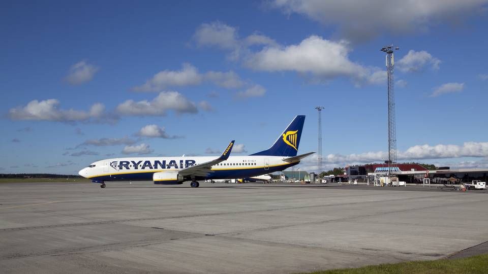 Et Ryanair-fly holdende i Aarhus Lufthavn. | Foto: PR/ Aarhus Lufthavn