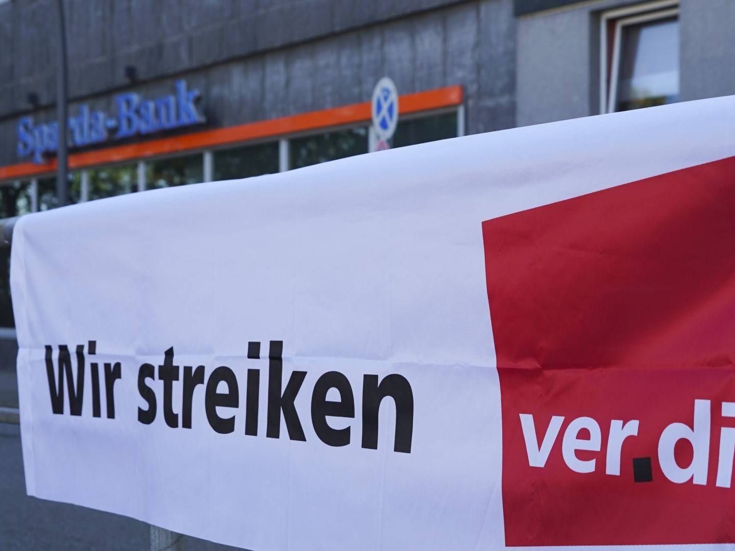 Eine bestreikte Sparda-Bank-Filiale in der vergangenen Woche. | Foto: picture alliance