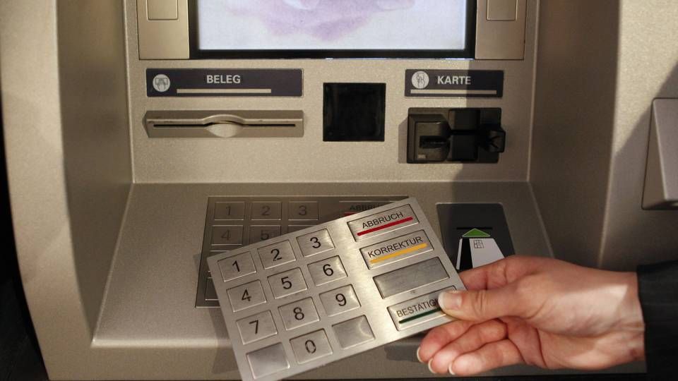 Bankkartenbetrug mittels Skimming. | Foto: picture alliance / Mandoga Media | Mandoga Media