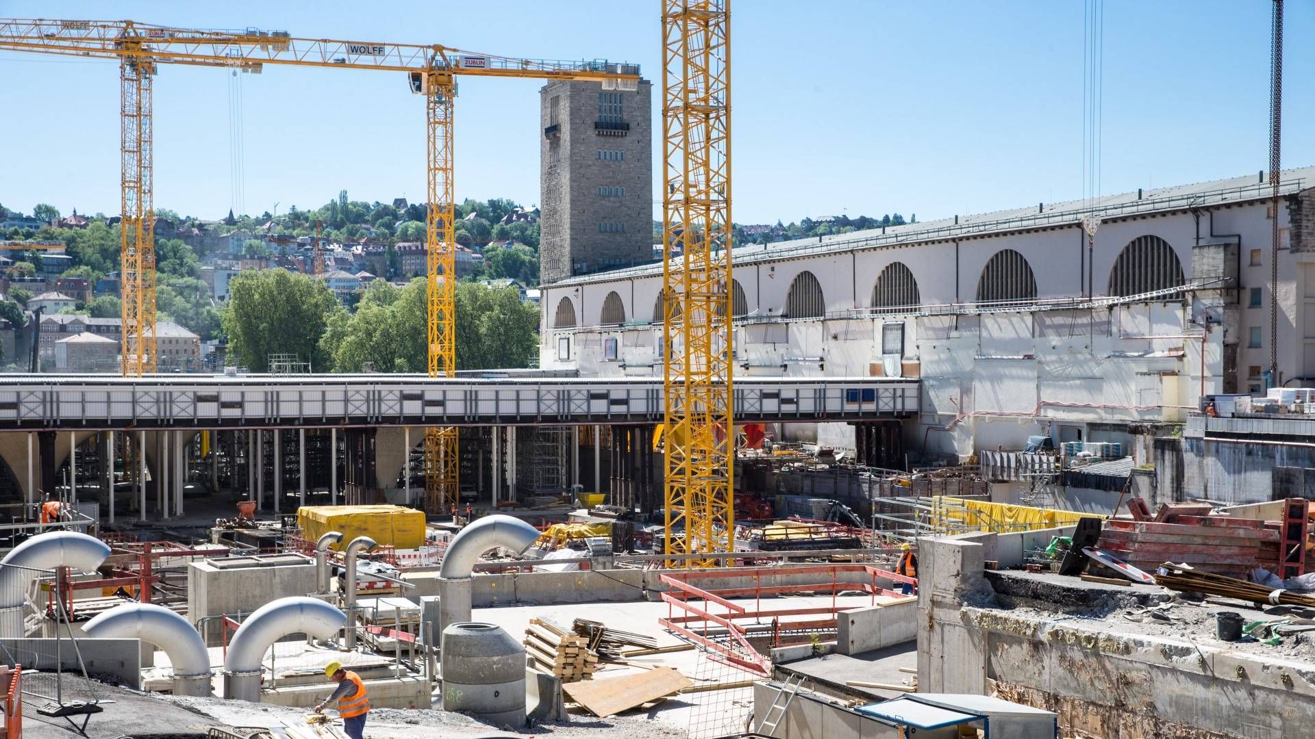 Die Großbaustelle Stuttgart 21 wird auch über Kredite finanziert | Foto: picture alliance / Benjamin Beytekin
