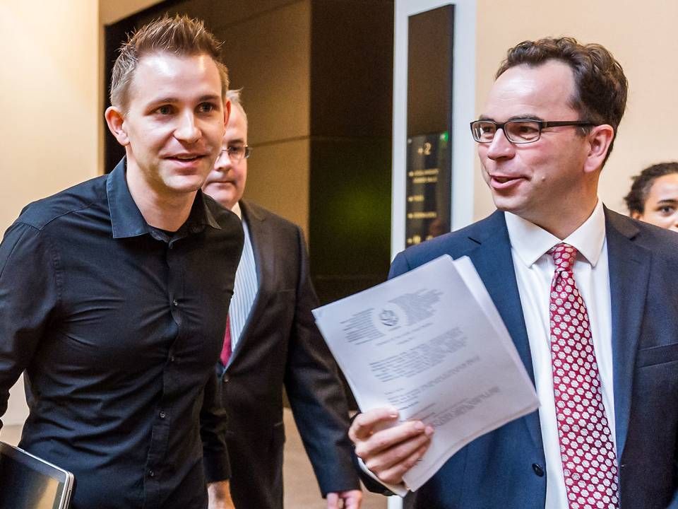 Max Schrems med sin advokat i 2015 efter EU-domstolens kendelse. | Foto: Geert Vanden Wijngaert/AP/Ritzau Scanpix/AP
