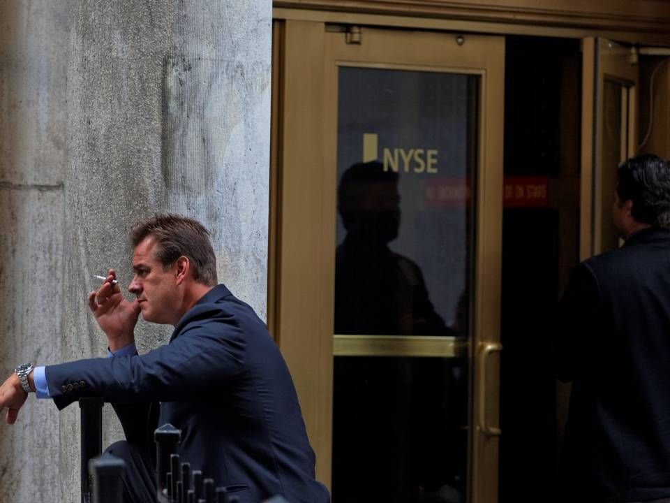 Wall Street, vor dem Eingang zur New York Stock Exchange | Foto: picture alliance / Photoshot