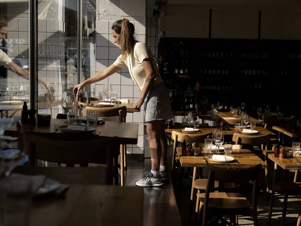 Selvom mange er kommet tilbage i hotel- og restaurantbranchen, mangler der stadig flere hænder. | Foto: Peter Hove Olesen