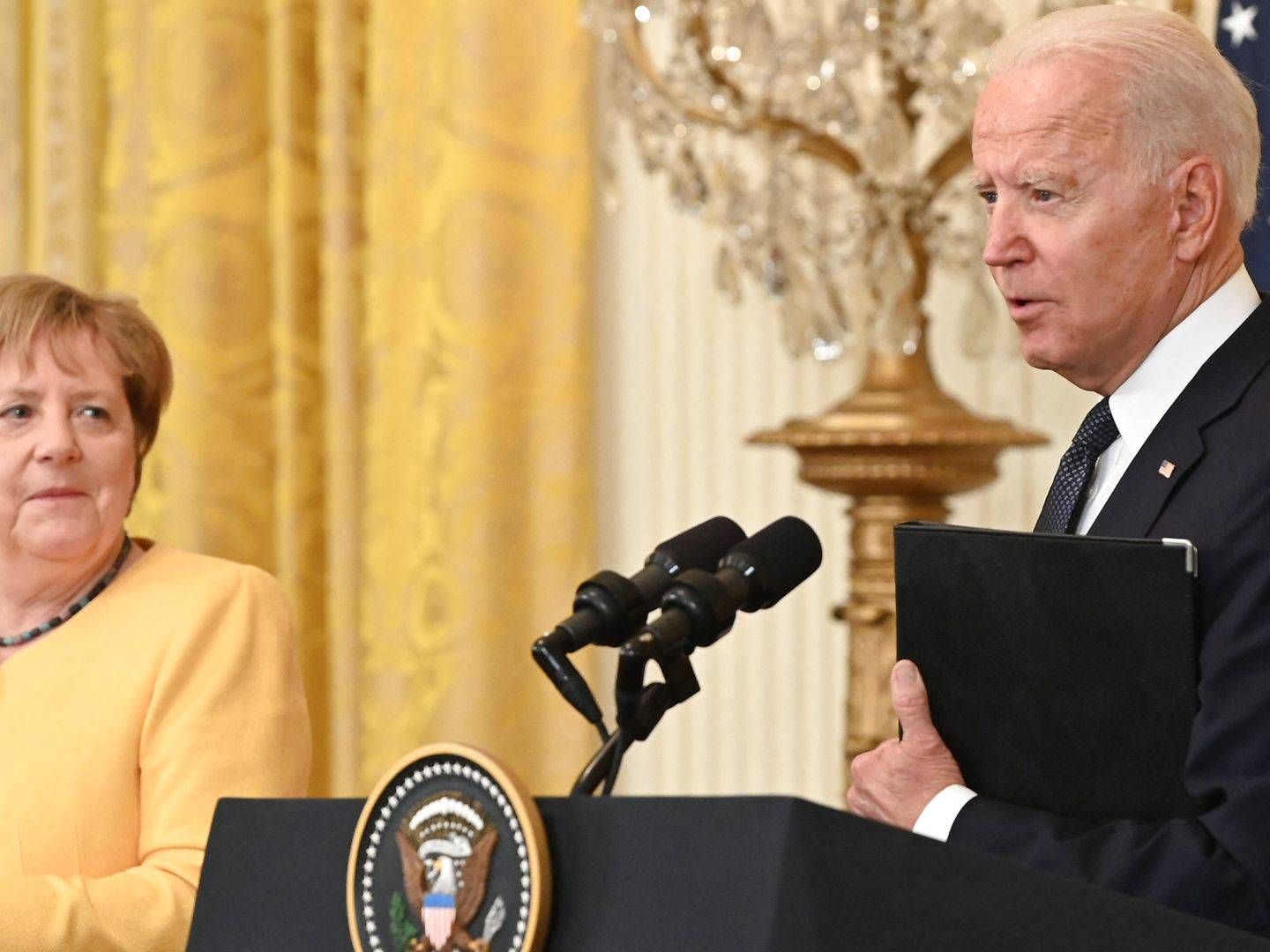 Forbundskansler Angela Merkel besøgte 15. juli præsident Joe Biden i Det Hvide Hus i USA. Her sagde Biden, at USA var i i gang med at undersøge, hvornår landet kan løfte rejserestriktioner. - | Foto: Foto: Saul Loeb/Ritzau Scanpix