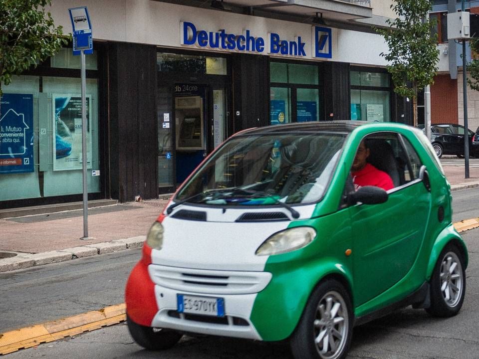 Eine Filiale der Deutschen Bank im italienischen Tarent. | Foto: picture alliance/dpa | Fernando Gutierrez-Juarez