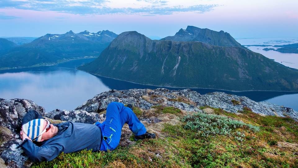 SpareBank 1 Helgeland tror Helgeland kan bli det nye Lofoten. Bildet er fra Okstinden på Helgelandskysten med Aldersundet i bakgrunnen. | Foto: Gorm Kallestad / NTB