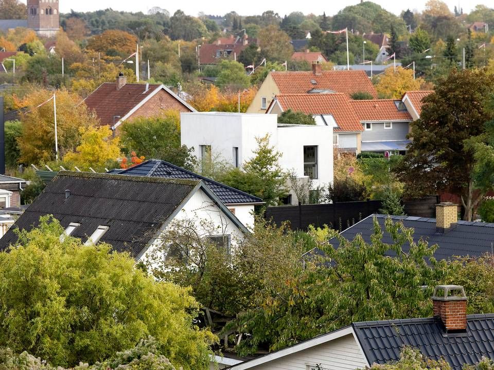 Landets boliger er i gennemsnit omkring 15 pct. dyrere end for et år siden, men prisstigningerne løjede af i juli. | Foto: Thomas Borberg/Ritzau Scanpix