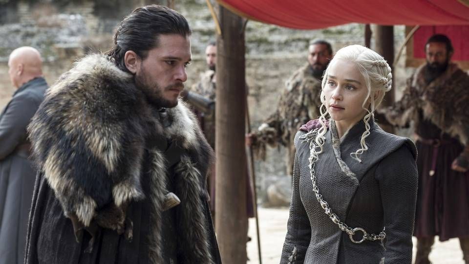 Da den sidste sæson af HBO-serien Game of Thrones med Kit Harrington (tv.) og Emilia Clarke (th.) rullede over skærmen, var det i 207 lande. De kommende år satser Mikkeller på at komme med ud til de mange millioner seere. | Foto: Macall B. Polay/AP/Ritzau Scanpix