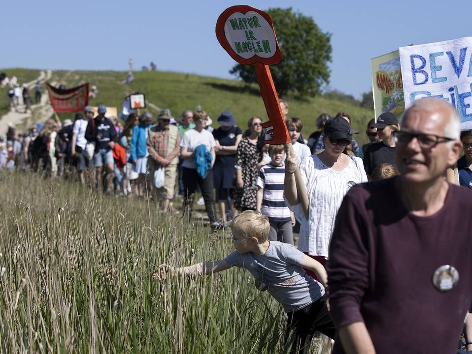Foreningen Amager Fælleds Venner arrangerede i maj demonstration mod den planlagte bebyggelse af fælleden. | Foto: Finn Frandsen