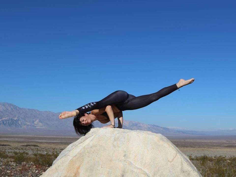 Nina Jarnum har opbygget et virtuelt yogaunivers, der gør det muligt at leve af sin passion fra hjemmet i Californien. | Foto: Privat