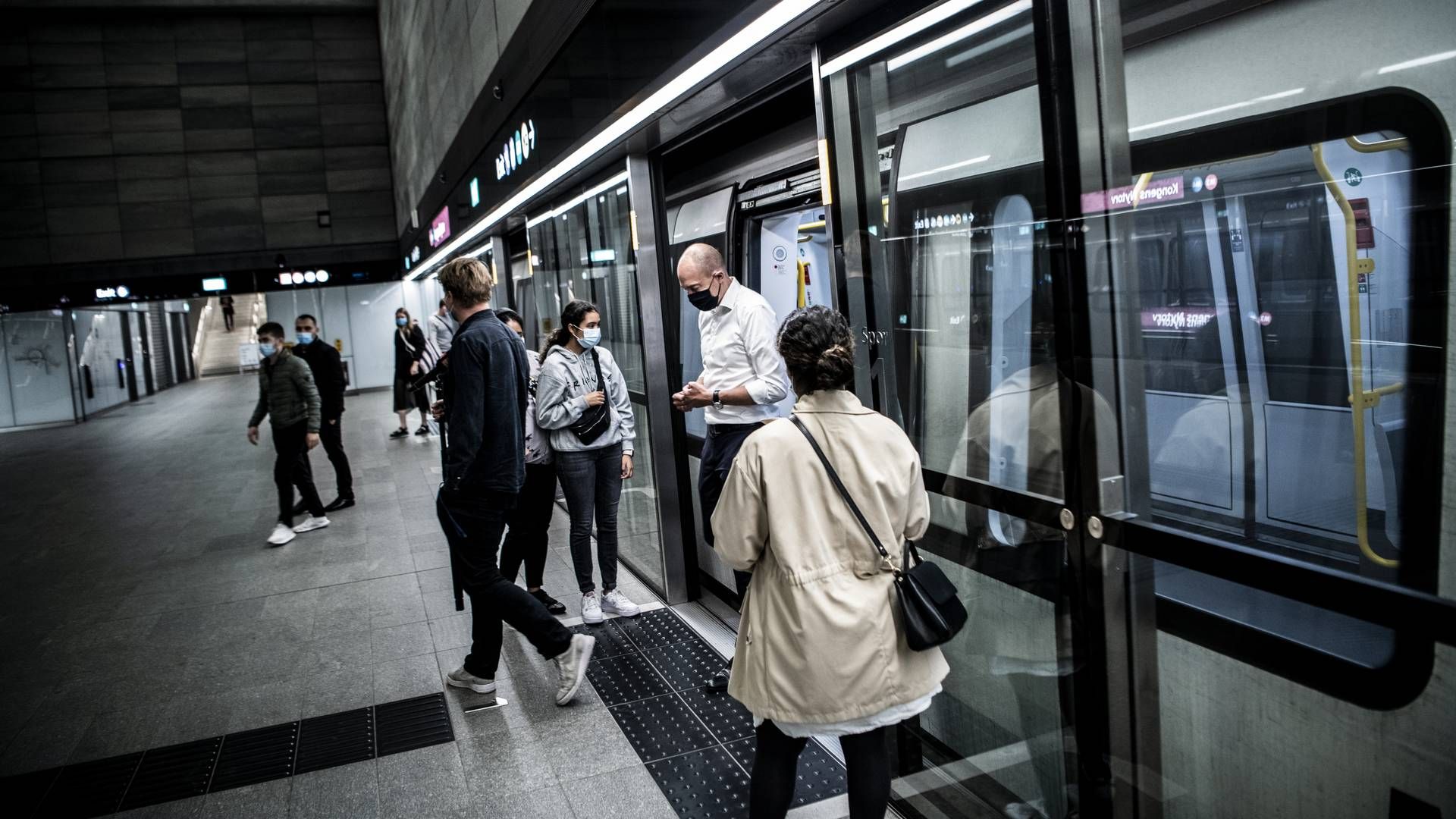 Der er ingen planer om vaccinekravi offentlig transport i Danmark. | Foto: Anthon Unger
