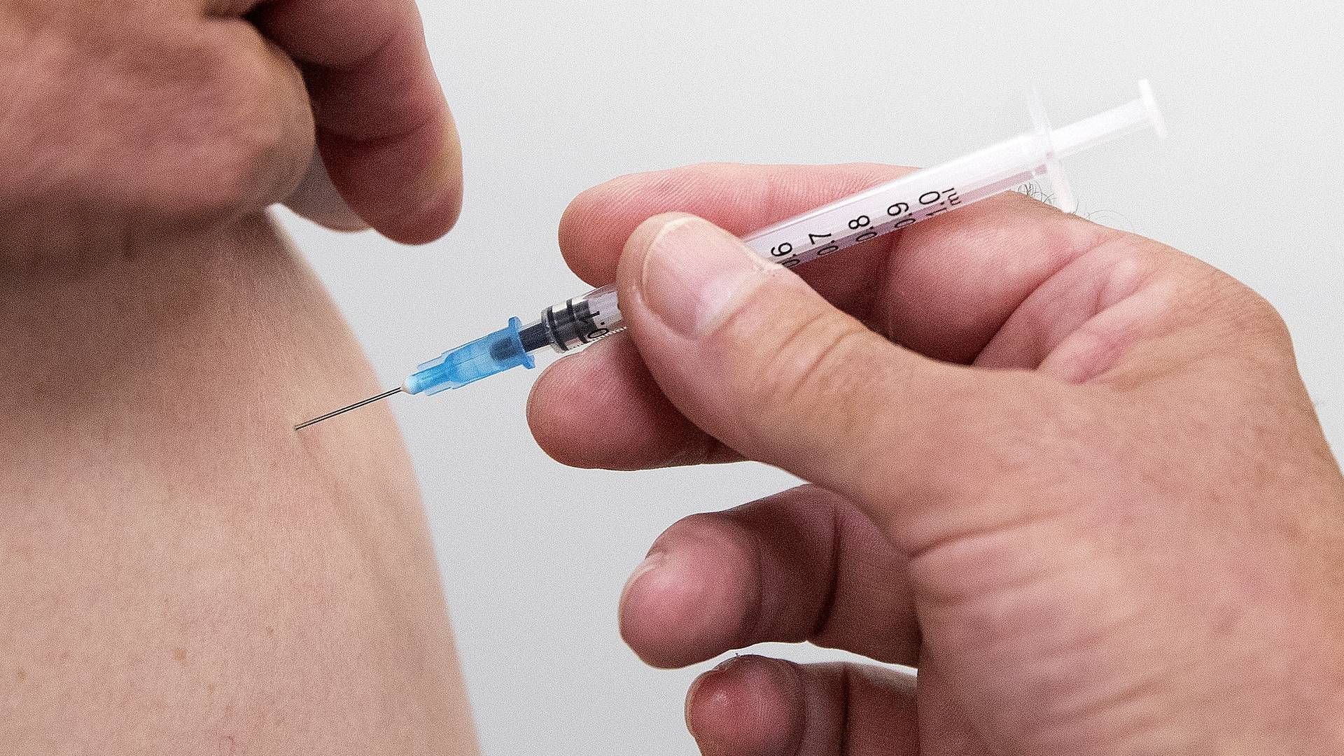 Personer med alvorligt svækket immunforsvar vil formentlig blive tilbudt et tredje vaccinestik. | Foto: Finn Frandsen