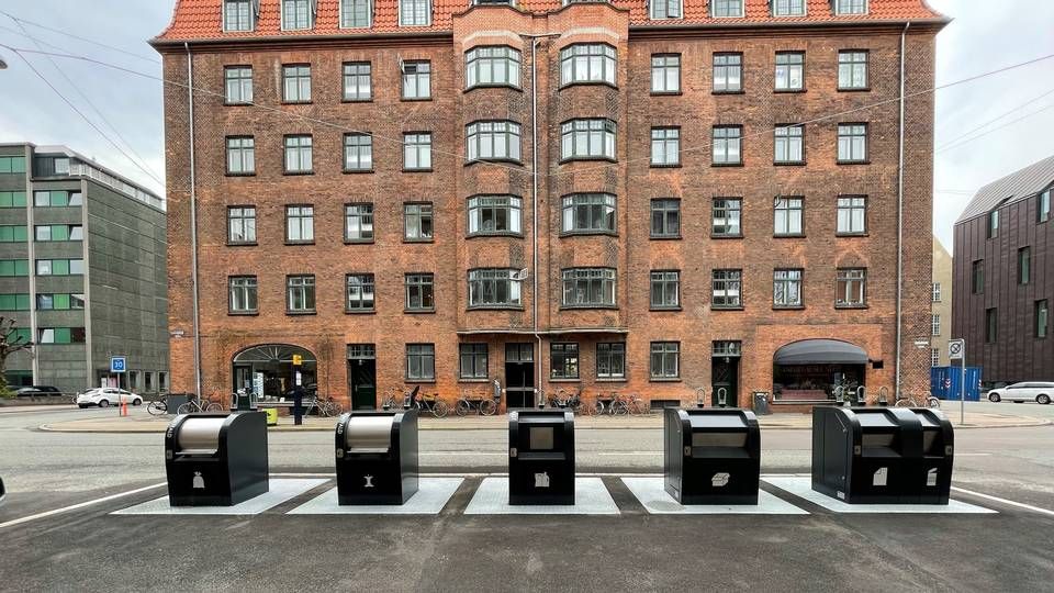 Et billede af de fortovscontainere, som Plan1 Cobblestone Architects har anlagt på Islands Brygge i København. Under jorden befinder sig en større container. | Foto: PR