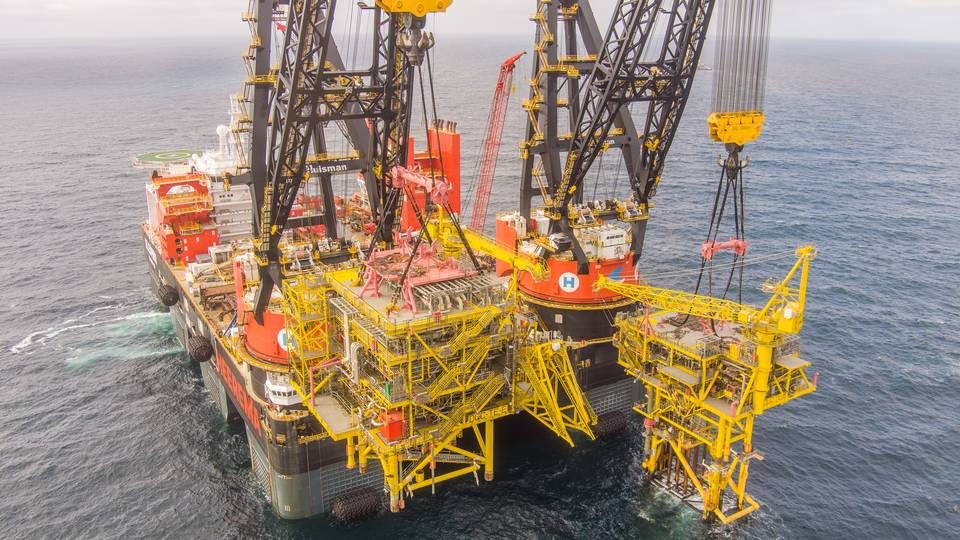 Monday, TotalEnergies began lifting the enormous steel constructions into place at the new Tyra using crane vessel Sleipnir. | Photo: Total Energies PR