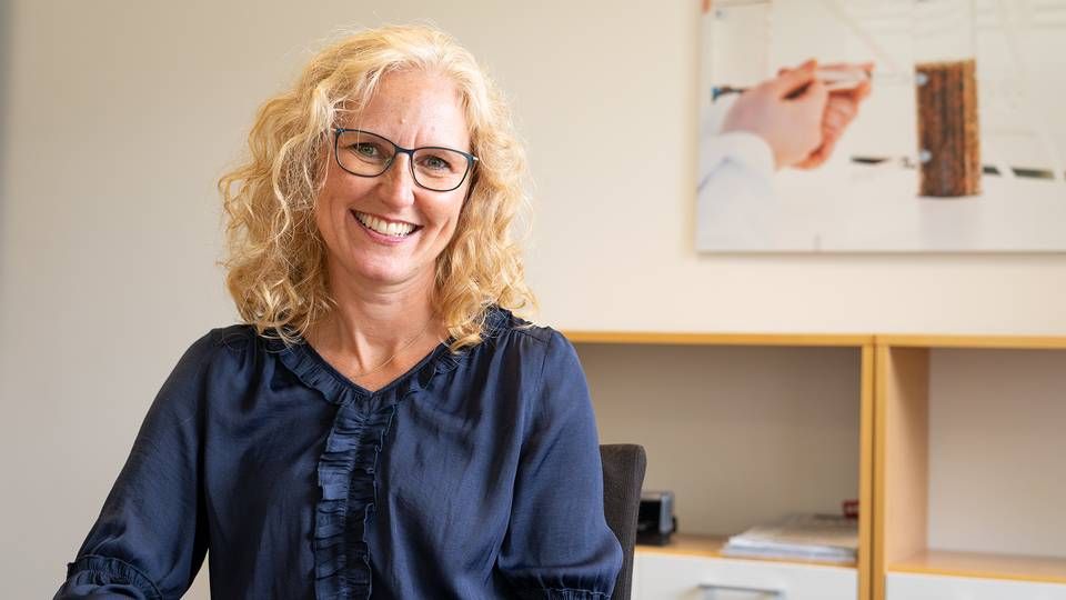 "Jeg er gået fra at være i en meget faglig rolle til at være leder, men min faglige baggrund er en kæmpe fordel, for jeg forstår de projekter, vi arbejder med," siger Lotte Bjerrum Friis–Holm. | Foto: Teknologisk Institut