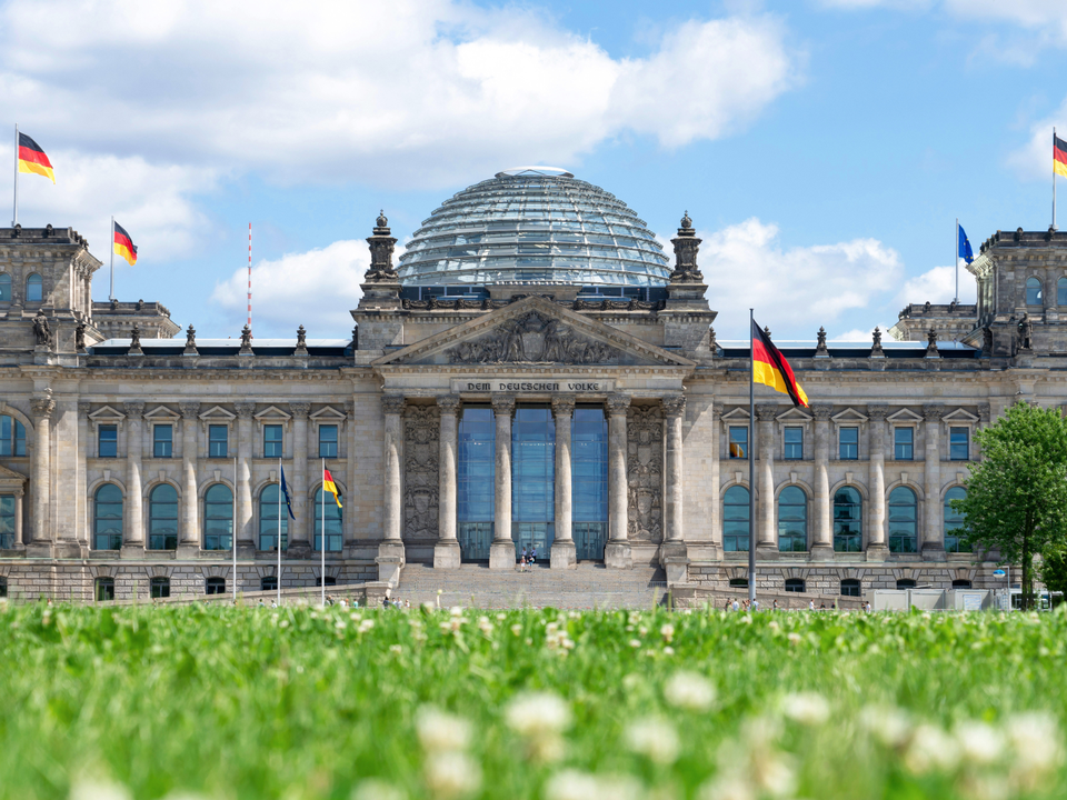 Der Deutsche Bundestag in Berlin | Foto: picture alliance / Daniel Kalker