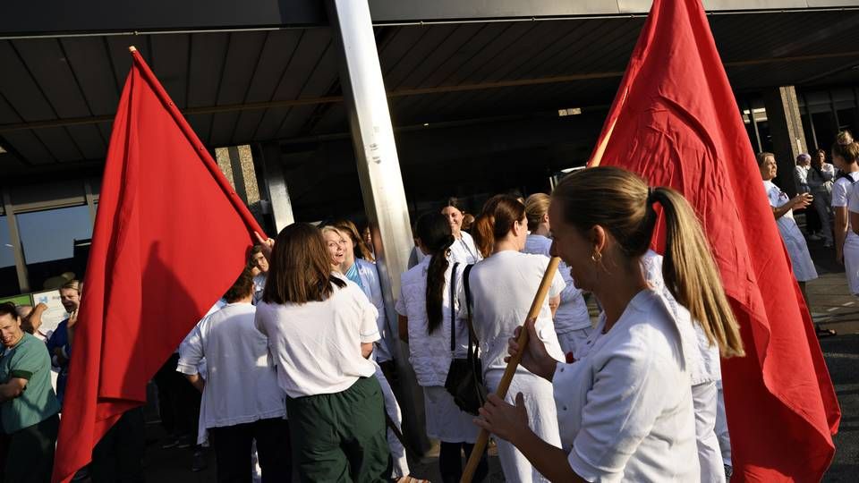 Sygeplejersker rundt om i landet har flere gange midlertidigt nedlagt arbejdet. Her er det på Rigshospitalet i København. | Foto: Philip Davali