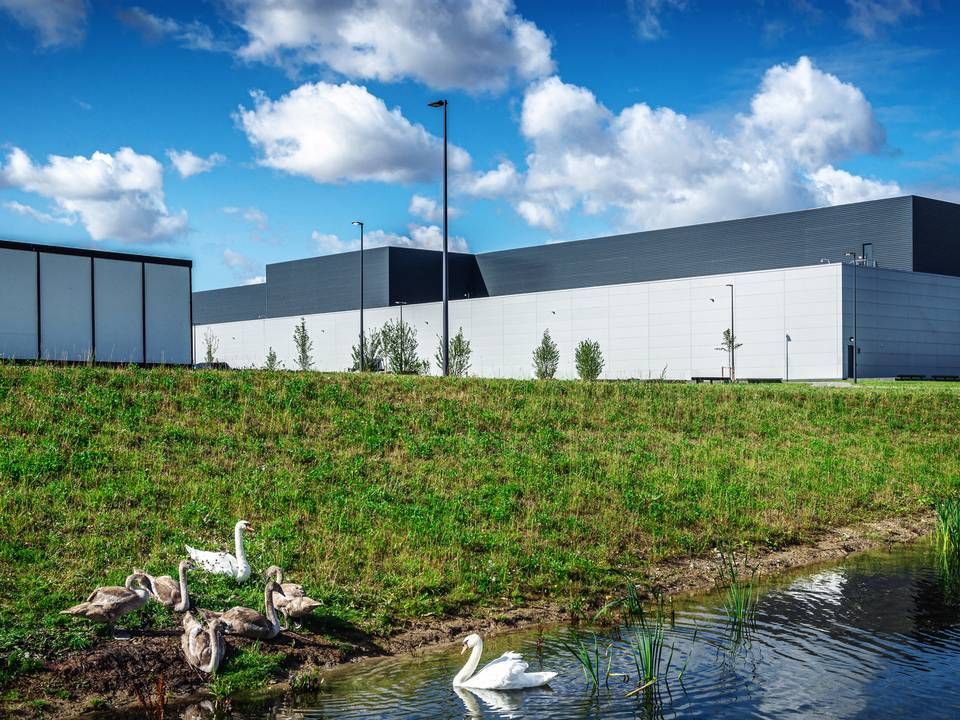 Facebook's data center in Odense, Denmark, provides surplus heat for district heating. If EU legislation on data centers falls into place, this could be the case elsewhere in Europe, too. | Photo: PR