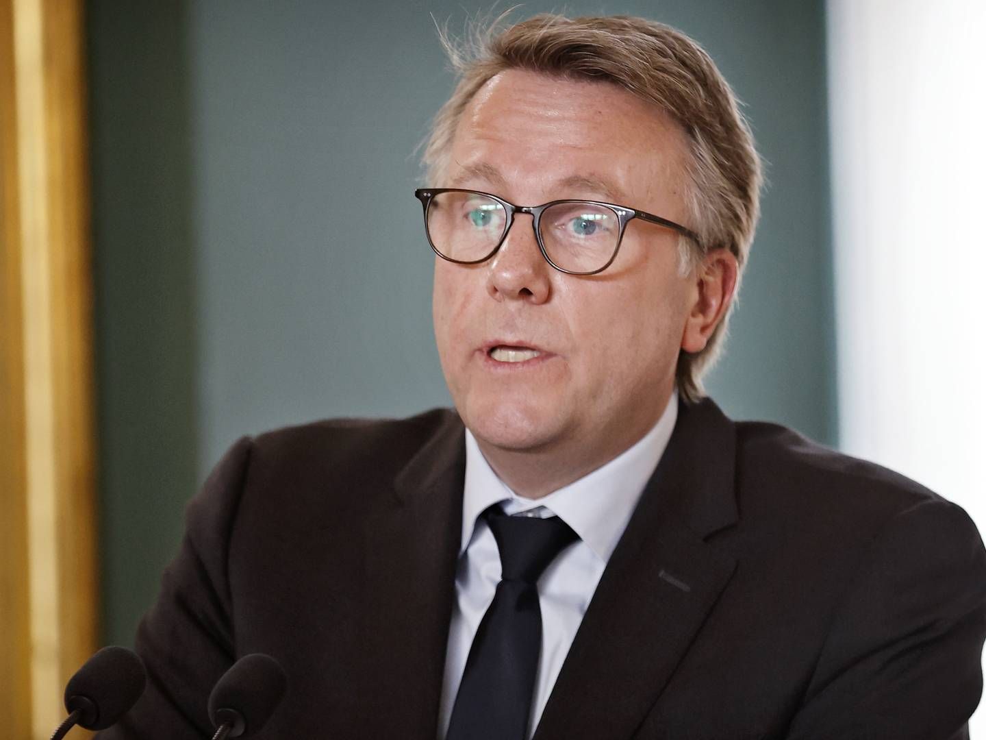 Skatteminister Morten Bødskov (S) er klar med hjælpende hånd til pressede virksomheder. | Foto: Jens Dresling