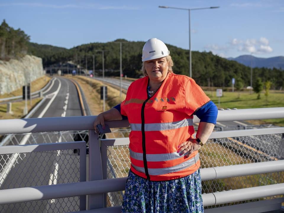 Norges statsminister. Erna Solberg, på valgkampsbesøg i en ny tunnel på E39 SVegatjørn. | Foto: Javad Parsa/NTB