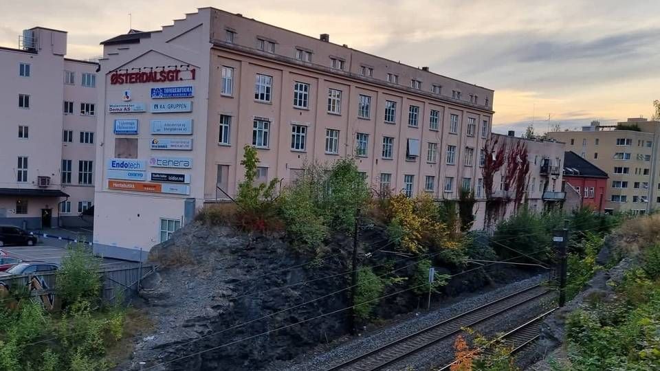 TRAINSPOTTING: Bane Nor mener utbyggingen av Kjeksfabrikken skjer for nær jernbanesporene | Foto: Øystein Byberg