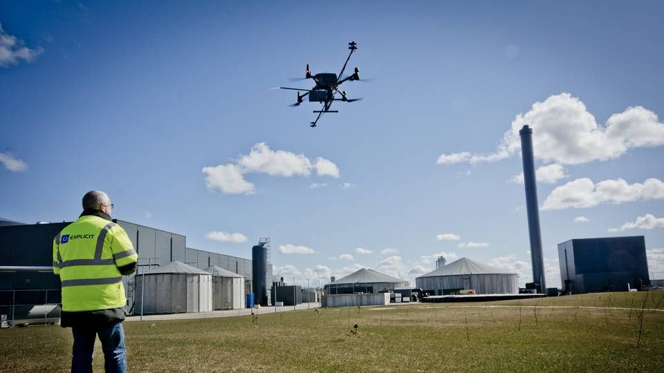 Ved at bruge droner udrustet med gas- og vindsensorer, kan danske Explicit kortlægge, hvor stor lækagetabet er fra en virksomhed. | Foto: Explicit/PR