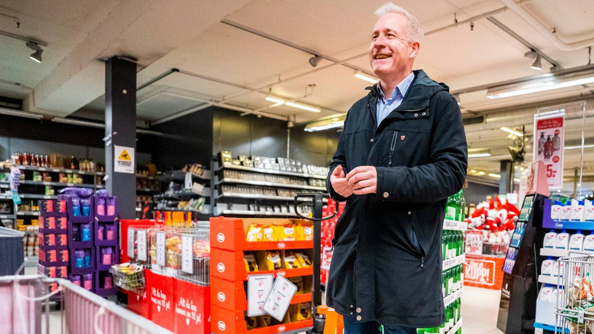 STOLT TOPPSJEF: Europris-sjef Espen Eldal er opprømt over åpningen av en ny butikk i Stavanger-regionen, 29 år etter åpningen i Støperigaten i oljehovedstaden. | Foto: Håkon Mosvold Larsen / NTB