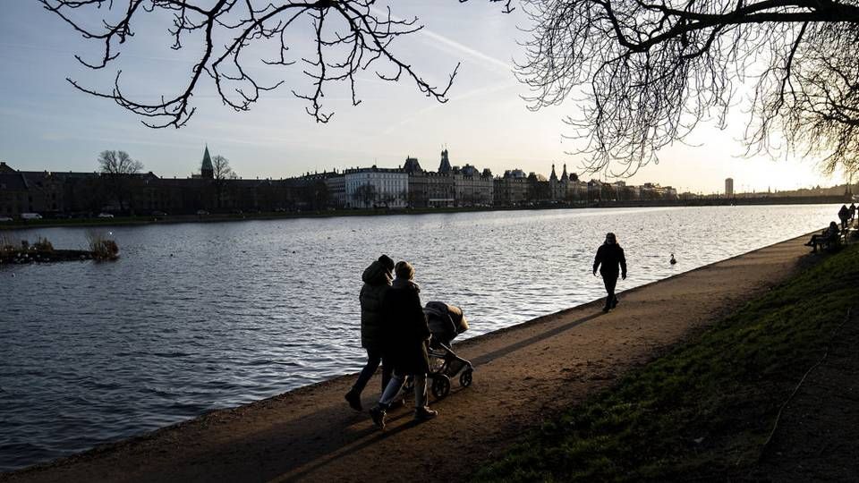 Står det til FH og DA, skal både far og mor fremover have 11 ugers øremærket barsel. Det vil hjælpe på ligestillingen, mener FH. (Arkivfoto). | Foto: Ida Guldbæk Arentsen/Ritzau Scanpix