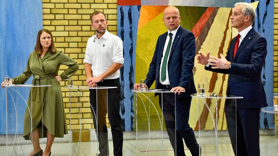Fra venstre: MDGs Une Bastholm, SVs Audun Lysbakken, SPs Trygve Slagsvold Vedum og Norges kommende statsminister Jonas Gahr Støre. | Foto: Naina Helén Jåma / NTB