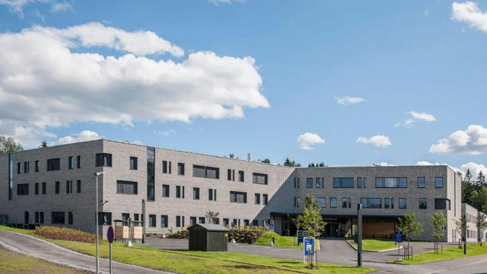 HER GÅR PENGENE: Det er dette bygget på Mortensrud i Oslo Obos Eiendom nå refinansierer. Det ble ferdigstilt i 2015 og er på 13.824 kvadratmeter. | Foto: Obos Eiendom