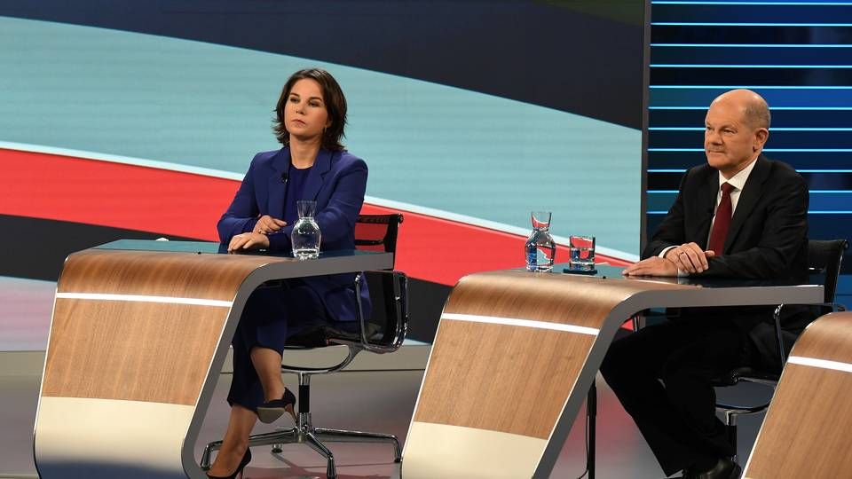 De Grønnes Annalena Baerbock og SPD's Olaf Scholz under en tv-debat. | Foto: POOL/REUTERS / X80003