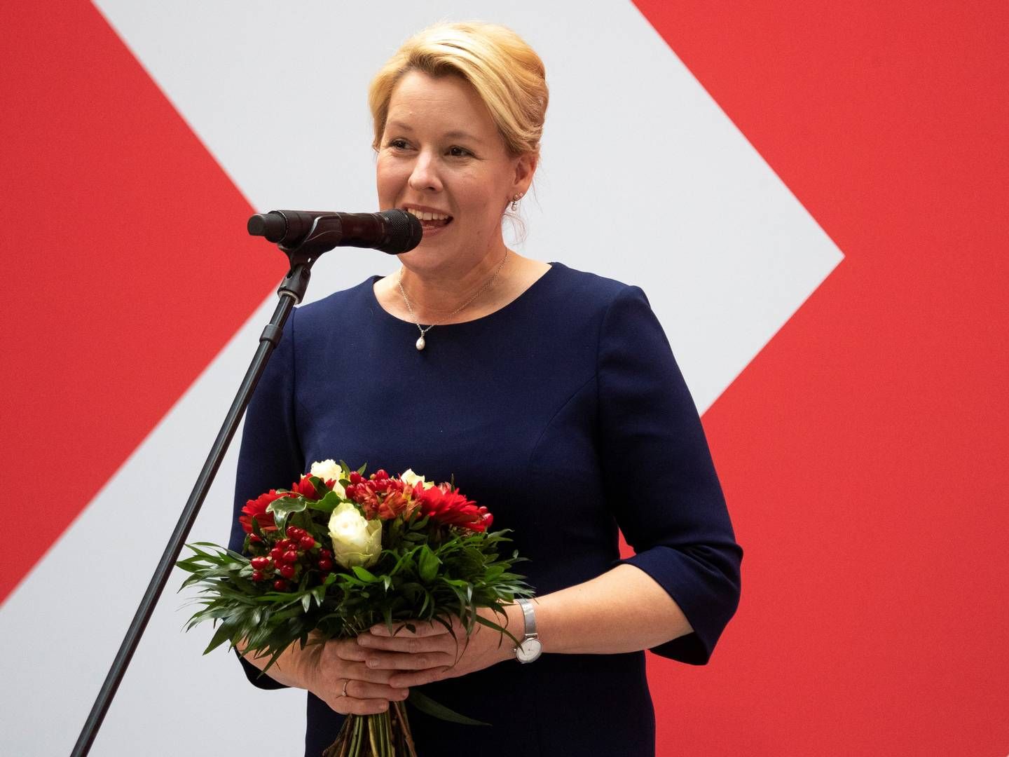OVERTAR: Franziska Giffey er den neste ordføreren i Berlin, men hun er usikker på om forslaget berlinerne har stemt ja til er rett vei å gå for å løse boligproblemene i byen. | Foto: Lisa Leutner/AP Photo