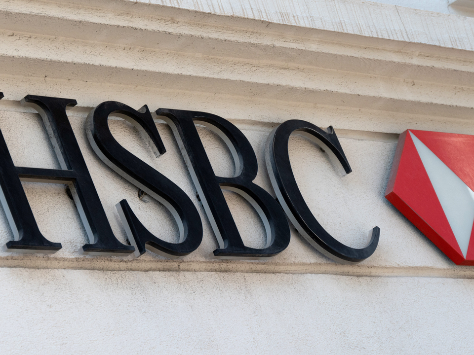 Schriftzug der HSBC | Foto: picture alliance / abaca | Niviere David/ABACAPRESS.COM