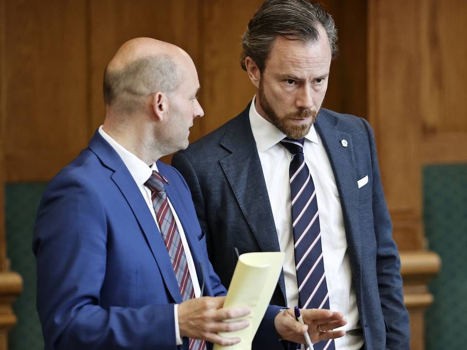 Søren Pape Poulsen og Jakob Ellemann-Jensen efterlyser veje til at skaffe mere arbejdskraft. | Foto: Jens Dresling