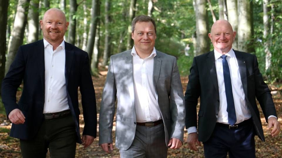 De tre advokater i spidsen for Norden Advokatfirma er fra venstre: Anders Bredgaard, adm. direktør Mads Kringelbach og Carsten Egebæk Kjeldsen. | Foto: PR / Norden Advokatfirma